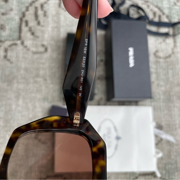 Prada Sunglasses- pristine condition - Picture 7 of 8
